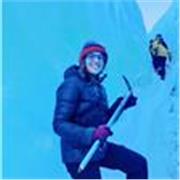 Profesora graduada en física, con experiencia de enseñanza en un instituto bilingüe de las asignaturas de Física yMatemáticas.