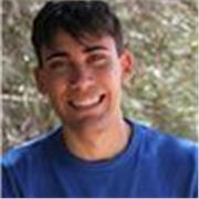 Neo-laureato svolge lezioni da remoto per ragazzi di scuole medie e licei in materia di storia, geografia e filosofia.