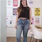 Profesora de Inglés brinda clases de apoyo a estudiantes de Profesorado y Traductorado de Inglés