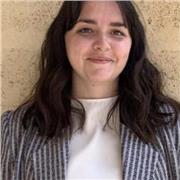 Actuellement élève-avocate et titulaire d’un Master 2 en droit