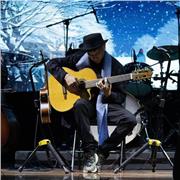 Me defino como un apasionado y dedicado profesor con una sólida formación académica y más de dos años de experiencia en la enseñanza. Mi enfoque pedagógico se basa en la combinación de la tradición clásica, respaldada por mi formación en conservatorio, y