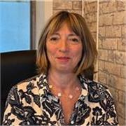 Coach professionnelle, je vous accompagne dans vos choix de vie. Chemin faisant, vous avancerez et prendrez votre direction 