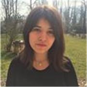 Ragazza universitaria per ripetizioni e traduzioni in lingua inglese e spagnola