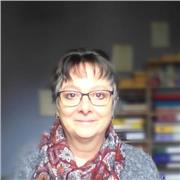 Formatrice d'anglais pour adultes avec 19 ans d'expérience ; langue maternelle anglais ; BAC +4 ; CELTA -Certificat d’enseignement de l’anglais (langue étrangère) - Anglais ‘Business’ ; Anglais pour les emails et le téléphone; Anglais quotidien ; Anglais
