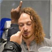 Physicien théoricien avec une expérience internationale en recherche, je propose des cours de physique et de mathématiques