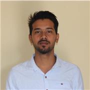 An English teacher who like to teach kids.