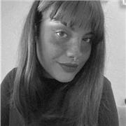 Estudiante da clases de Historia