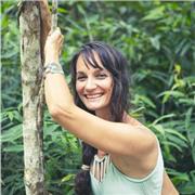 Aulas de Yoga ONLINE no conforto da sua casa. Um momento seu, para conectar com a sua essência