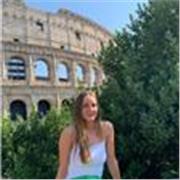 Ragazza appena laureata impartisce ripetizioni di Matematica, Fisica, Scienze, Inglese, Italiano in zona Firenze o Online