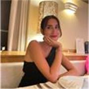 Psicologa clinica con diploma di liceo classico, offro lezioni private come tutor per studenti della scuola primaria, secondaria di primo e secondo grado