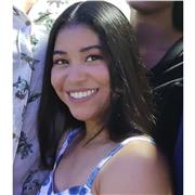 Profesor de apoyo escolar con énfasis en clases para niños de forma presencial