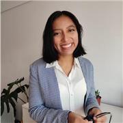 Profesora de Lengua y Literatura, también de Semiología (CBC)