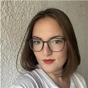 Profesora de filosofía para ESO y bachillerato, también repaso para el colegio o clases de expresión oral en francés