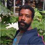 Ajudo estrangeiros a falar português melhor