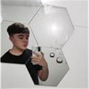 Arbitro de futbol, jugador en categorías altas de fútbol base y asistente de un entrenador.