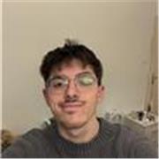 Offro lezioni frontali a studenti di scuole medie o superiori riguardo a materie umanistiche e metodi didattici