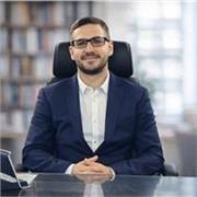 Licenciado en ADE , dóbleme máster en finanzas y 10 años de experiencia profesional