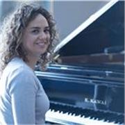 Pianista professionista e specializzata nella didattica propone lezioni di pianoforte per tutti i livelli