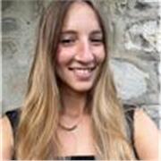 Sono un'insegnante della scuola primaria. Da anni svolgo attività di dopo-scuola e do ripetizioni in materie umanistiche