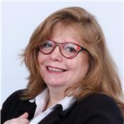 Formatrice en Informatique et professeur de Mathématiques, je suis disponible pour travailler ensemble dans la bonne humeur.