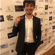 Profesor de apoyo para alumnos ESO de forma presencial u online. Joven alegre y entusiasta de enseñar con paciencia y dedicación