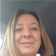 Docente di diritto impartisce lezioni per scuole superiori