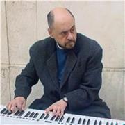 Pianista swing compositore impartisce lezioni di pianoforte, teoria e solfeggio, basi di armonia per principianti e intermedi