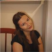 Profesora de inglés brinda clases entretenidas a niños, adolescentes y adultos