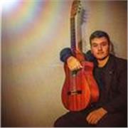 ¿Querés aprender a tocar la guitarra o mejorar lo que ya sabes? Escríbeme
