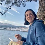 Puedo ayudar a los estudiantes con las asignaturas que necesiten en general. Destacando las materias de idiomas.