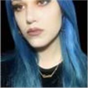 Offro ripetizioni online per studenti delle scuole medie e superiori o per adulti che vogliono migliorare la lingua!