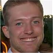 Graduado en Física con vocación docente y capacidad para explicar matemáticas, física y química de forma clara y adaptada al nivel