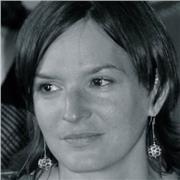 Titulaire d'une Licence d'Anglais, j'ai enseigné le français à l'Université de Bangor au Pays-de-Galles pendant 3 ans (étudiants en licence de Français)
J'ai ensuite occupé un poste de documentaliste dans un environnement cosmopolite, chez Airbus SAS.
Auj