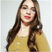 Profesora de ingles online que imparte enseñanza a estudiantes de todas las edades