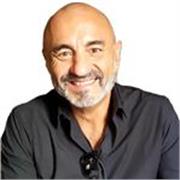 Soy una persona cercana y práctica. Doy clases a estudiantes, adultos y profesionales que quieran aprender o reforzar materias.