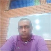 Entrenador de Ajedrez con 25 años de experiencia, entrenador campeón nacional escolar de ajedrez de mi país. ID F.I.D.E
