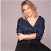 Profesora de danza imparte clases de heels, baile estilo sexy en tacones