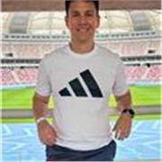 Profesor de Educación Física y Licenciado en alto rendimiento deportivo. 