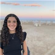 Soy estudiante de 3ero de magisterio que da clases de refuerzo y ayudo con los deberes a niños de primaria