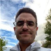 Studente universitario con certificazione di livello C2 in greco e inglese