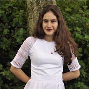 Se imparten clases a estudiantes de Diseño de Moda primeros semestres o personas que quieran aprender sobre patronaje y confección