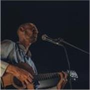 MA-qualified guitar, harmony & composition teacher (English or Spanish)