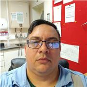 Professor de ciências e biologia, com formação em enfermagem