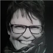Profesora de inglés. Enseño a niños, adolescentes y adultos y puedo prepararte para los exámenes de Cambridge y Trinity o simplemente podemos practicar la conversación. Clases adaptadas a sus necesidades