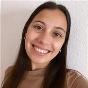 Profesora de educación inicial, capacitada para apoyo escolar y pedagogía.