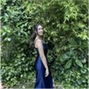Profesora o cuidadora para niños/niñas de primaria, disponible para cualquier materia.