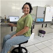 Professora de reforço escolar. Bacharel em engenharia de minas, pós graduada em engenharia ambiental, estudante de matemática