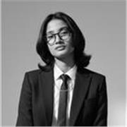 Englisch-Tutor, der Unterricht für alle Altersgruppen anbietet.