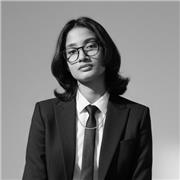 Englisch-Tutor, der Unterricht für alle Altersgruppen anbietet.