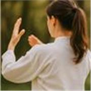 Hola, soy Noemí, apasionada por el crecimiento personal y el bienestar integral. 